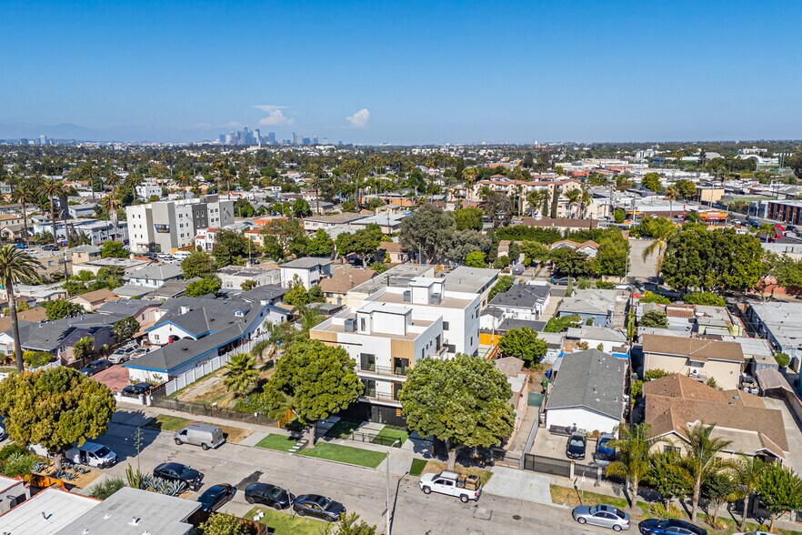 More Photos Of 2938 S Sycamore Ave, Los Angeles Apartments For Sale