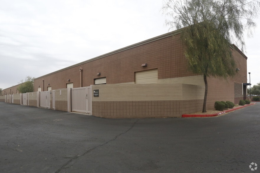 More Photos Of 219 S William Dillard Dr, Gilbert Warehouse For Sale