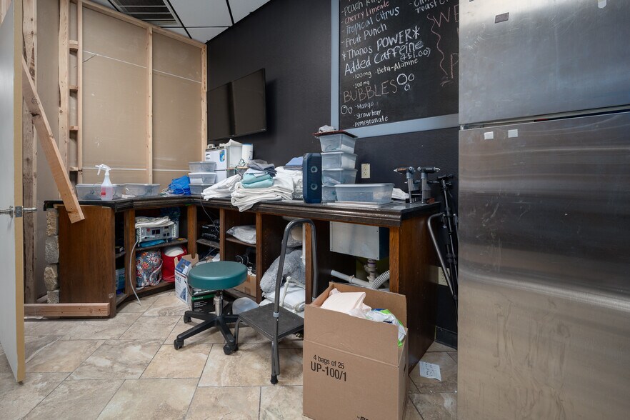 More Photos Of 4200 Carriage Way, Weatherford Medical For Lease