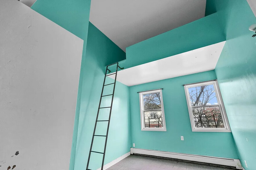 More Photos Of 1422 Astoria Blvd, Astoria Apartments For Sale