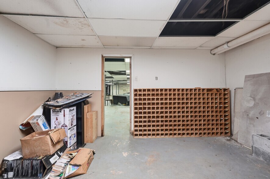More Photos Of 1142-1148 Broadway, Camden Flex For Sale