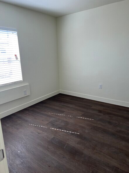 More Photos Of 1323 C St, Las Vegas Multifamily For Sale