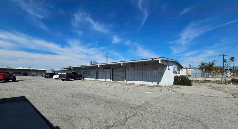 Primary Photo Of 300 S Sycamore Ave, Rialto Office For Lease