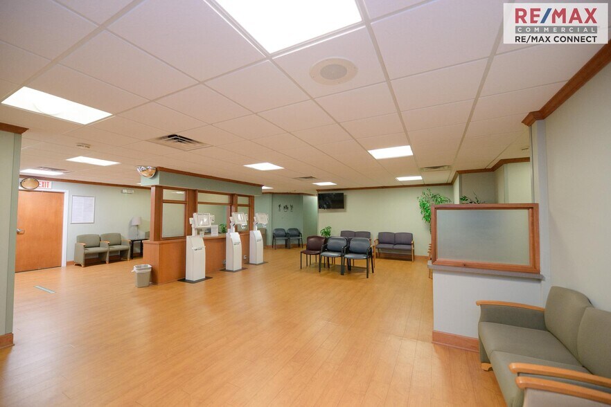 More Photos Of 401 Oyster Point Rd, Newport News Medical For Sale