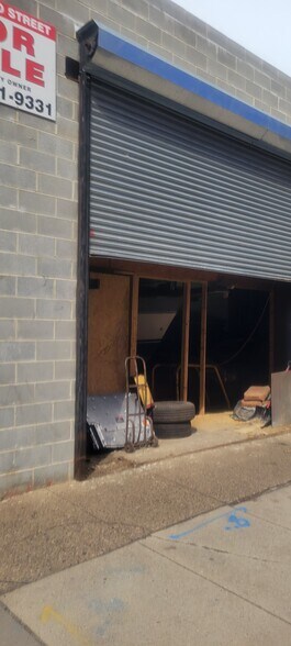 More Photos Of 2009-2011 E York St, Philadelphia Industrial For Sale