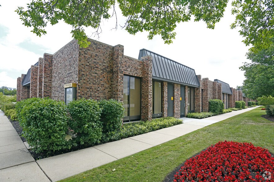 More Photos Of 333 Skokie Blvd, Northbrook Medical For Lease