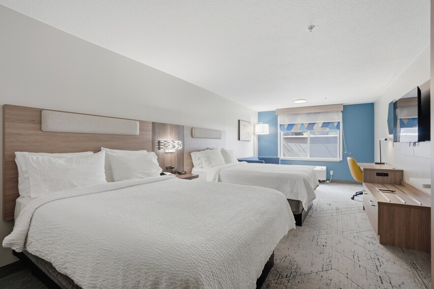 More Photos Of 10680 S Auto Mall Dr, Sandy Hotel For Sale