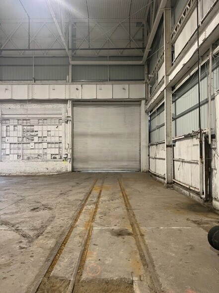 More Photos Of 30 Pullman St, Worcester Warehouse For Lease