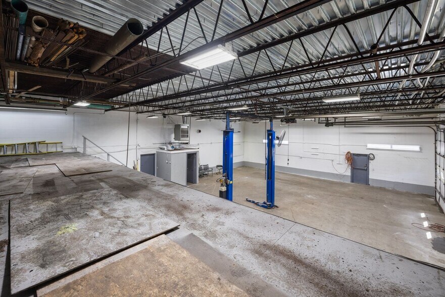 More Photos Of 30 Starr St, Johnston Warehouse For Lease