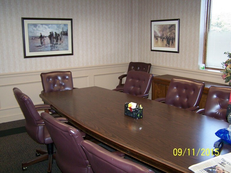 More Photos Of 9 Washington Sq, Albany Office For Sale