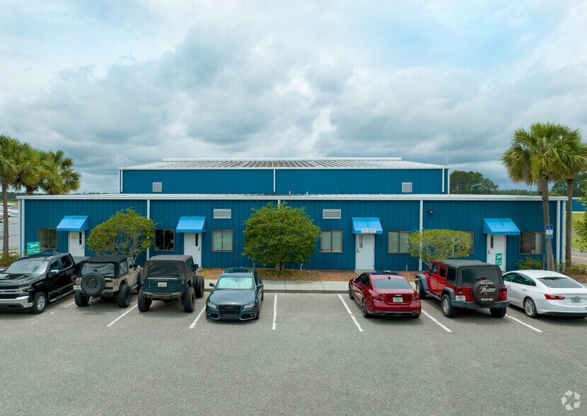 More Photos Of 9300 Normandy Blvd, Jacksonville Airport For Lease