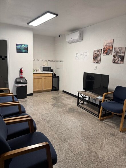 More Photos Of 6009 Bissonnet St, Houston General Retail For Lease