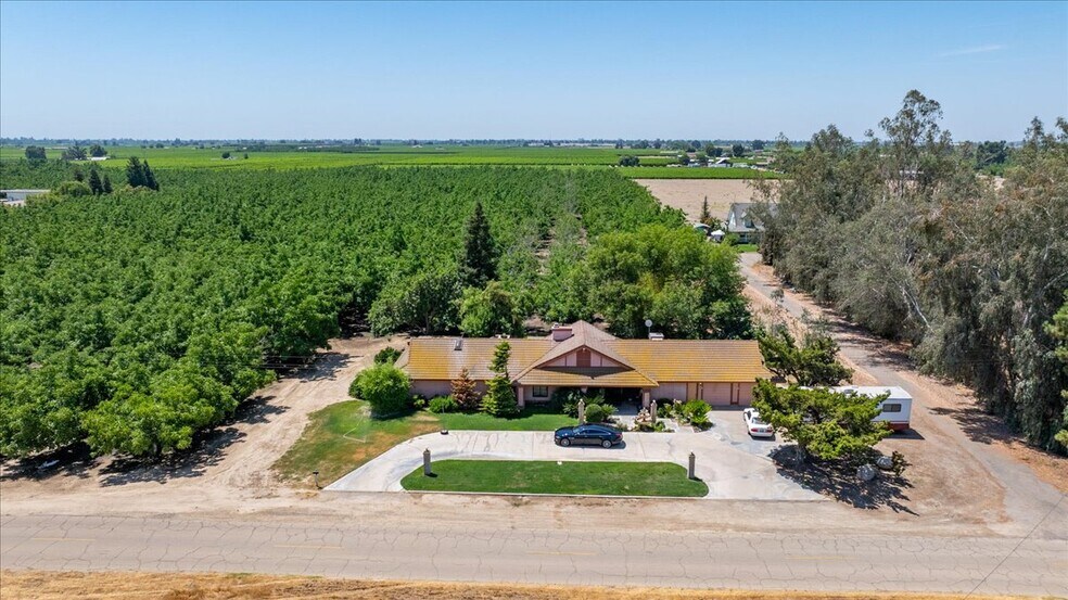 More Photos Of 13715 E Nebraska Ave, Kingsburg Land For Sale