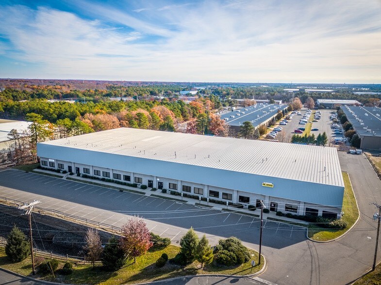 More Photos Of 125 Kenyon Dr, Lakewood Light Distribution For Lease