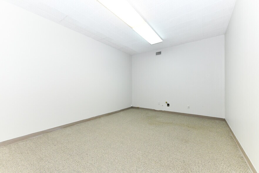 More Photos Of 1834 Banking St, Greensboro Office For Lease