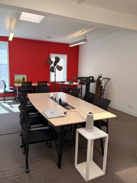 More Photos Of 9 Hillyer Ct NW, Washington Public Library For Sale
