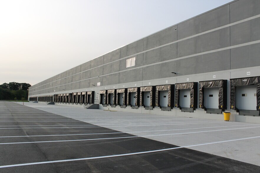 More Photos Of 237 E Main St, Norton Unknown For Lease