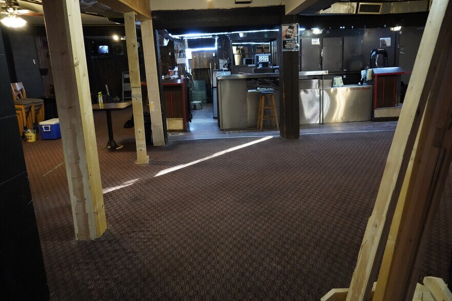 More Photos Of 5831 Ferry St, Niagara Falls Storefront Retail Residential For Sale