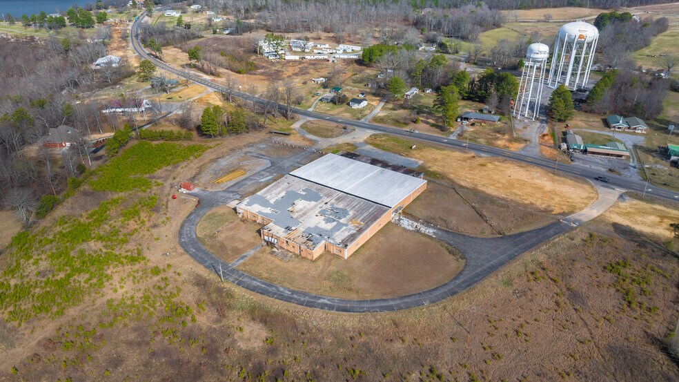 More Photos Of 5759 Tammy Little Dr, Section Warehouse For Sale