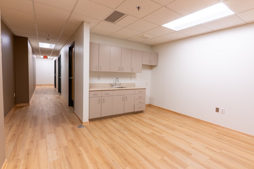 More Photos Of 814 S 3rd St, Minneapolis Rehabilitation Center For Lease