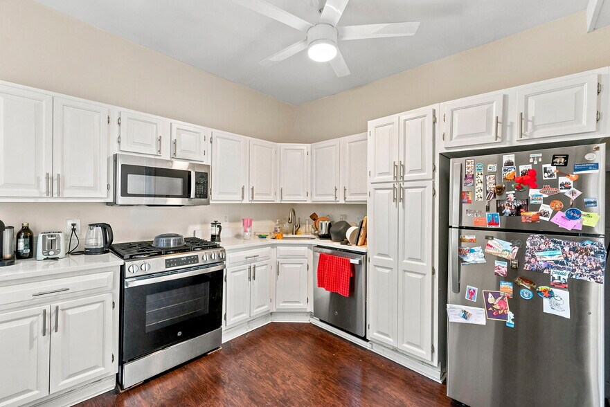 More Photos Of 204 3rd St, Hoboken Storefront Retail Residential For Sale