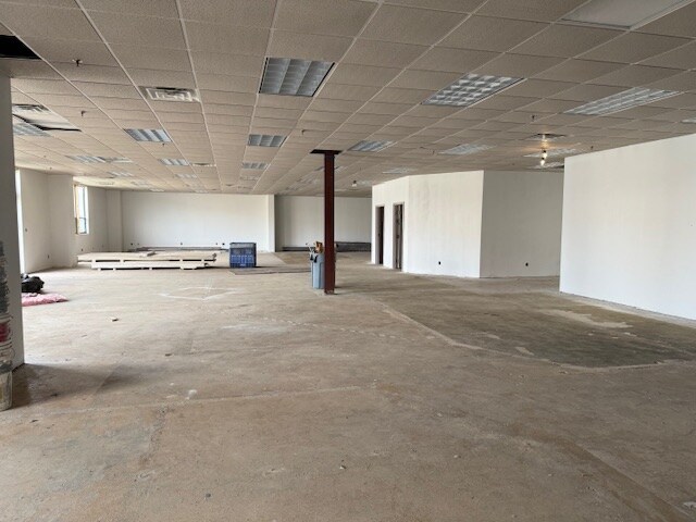 More Photos Of 301 N Taylor Rd, Garrett Warehouse For Lease