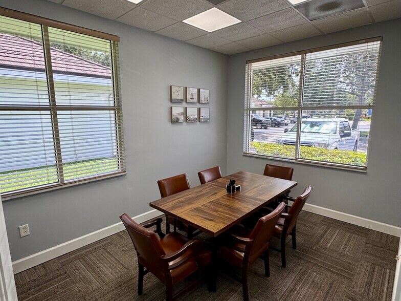 More Photos Of 2335 Stanford Ct, Naples Office For Lease