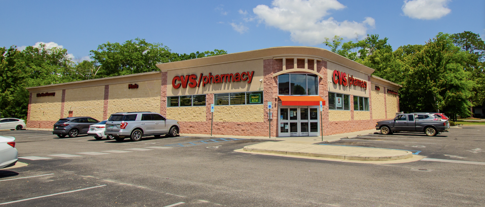 Primary Photo Of 1037 Main St, Chipley Drugstore For Sale