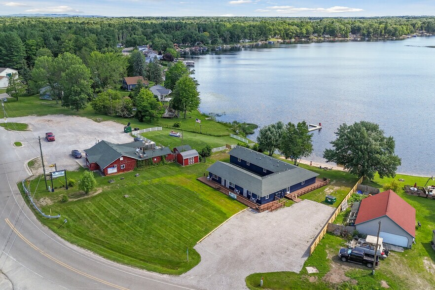 More Photos Of 4998 Main Ext, Long Lake Hospitality For Sale
