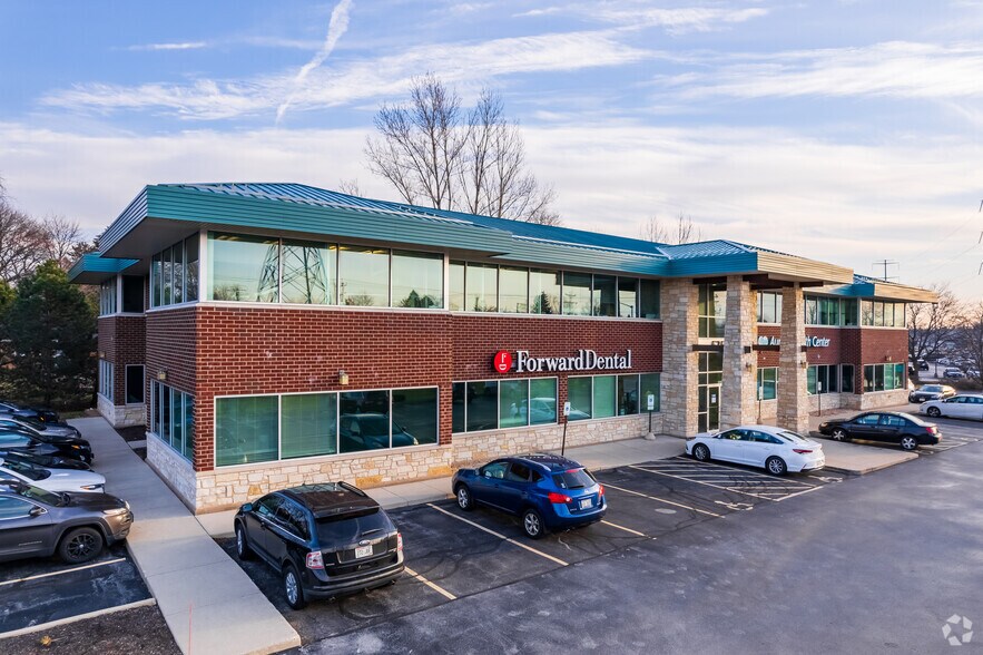 More Photos Of 5250 S 108th St, Hales Corners Medical For Lease