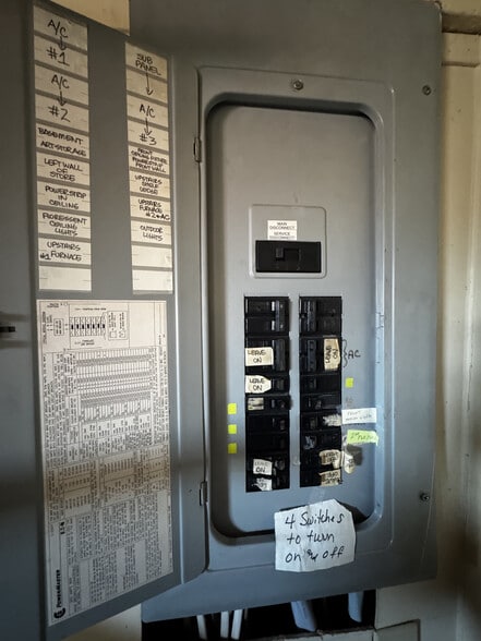 More Photos Of 612 S Main St, Saint Charles Storefront For Lease