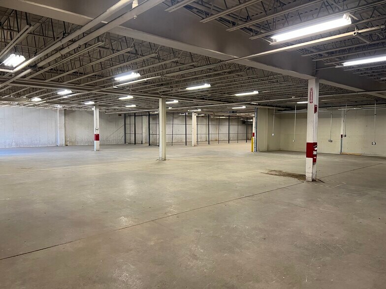 More Photos Of 3 Fergueson Dr, Parkersburg Warehouse For Lease