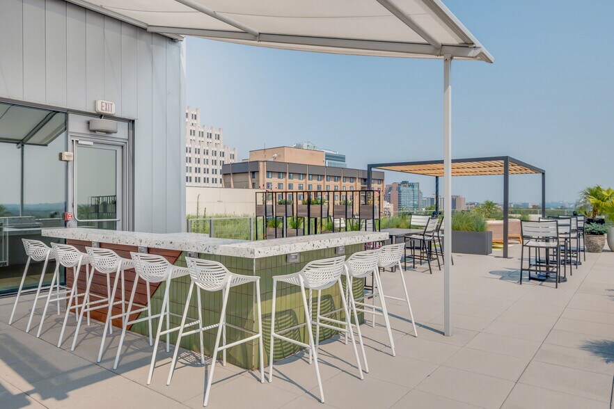 More Photos Of 4500 East West Hwy, Bethesda Office For Lease