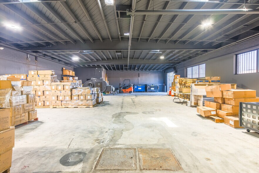 More Photos Of 2300 S Broadway, Los Angeles Manufacturing For Sale