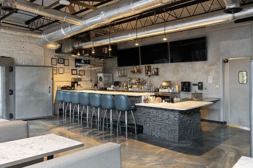 More Photos Of 281 Peters St SW, Atlanta Bar For Sale