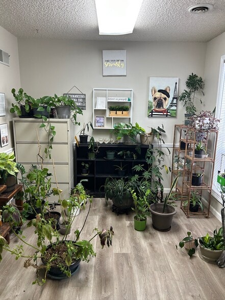 More Photos Of 1201 W College St, Liberty Office For Lease