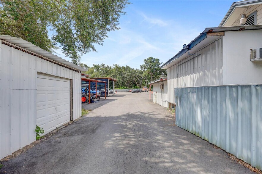 More Photos Of 11309 E US Highway 92, Seffner Warehouse For Sale
