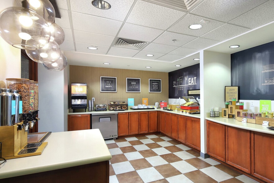 More Photos Of 251 S Wilmot Rd, Tucson Hotel For Sale
