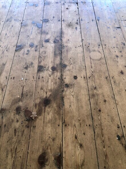 More Photos Of 5 Norwich Rd, East Haddam Freestanding For Sale