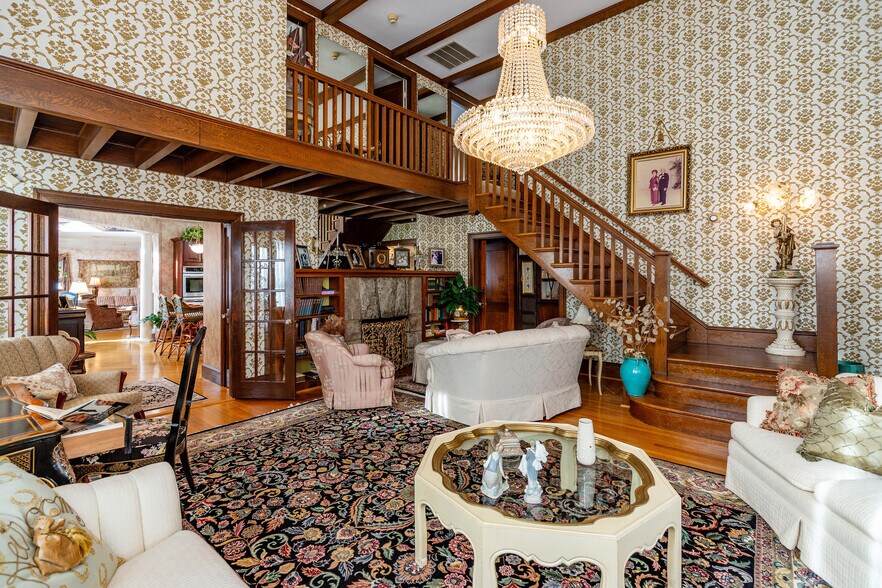 More Photos Of 90 Putnam Pike, Johnston Flex For Sale