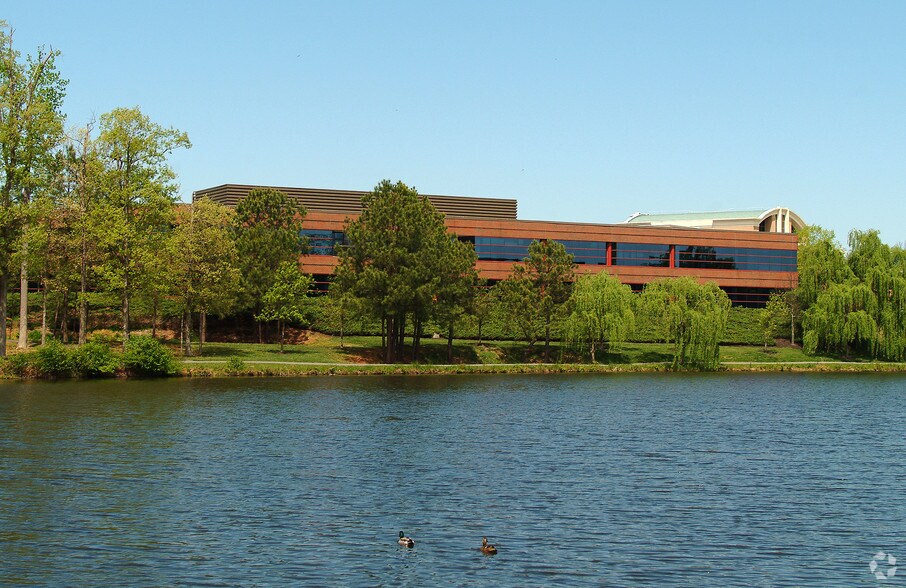 More Photos Of 4851 Lake Brook Dr, Glen Allen Office For Lease