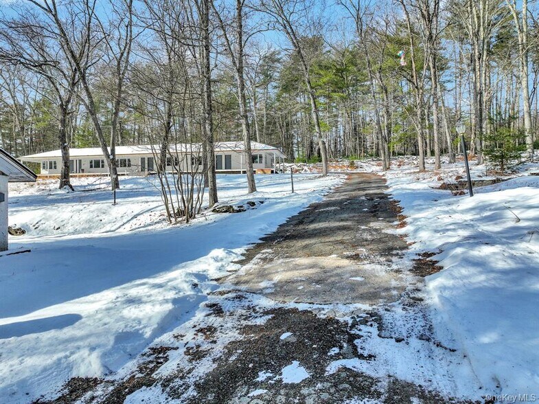 More Photos Of 25 State Route 55, Barryville Hotel For Sale