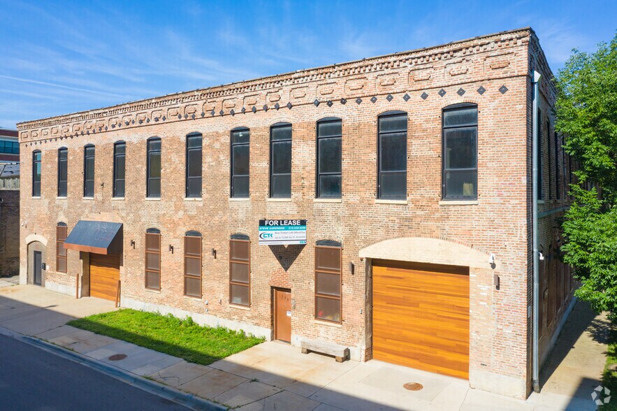 Primary Photo Of 128 N Campbell Ave, Chicago Showroom For Lease