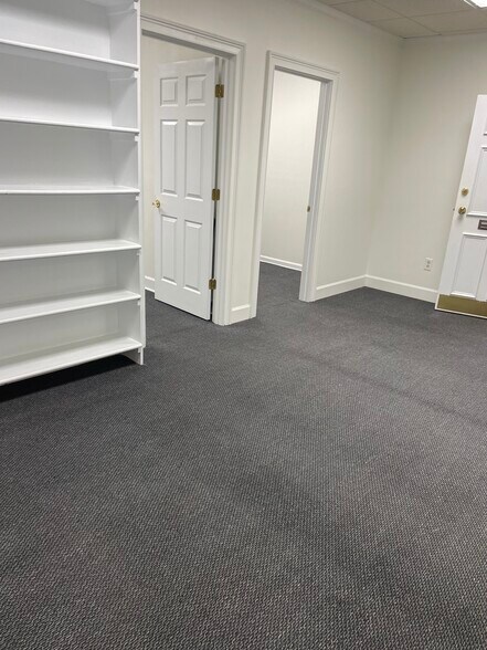 More Photos Of 680 Village Trce NE, Marietta Loft Creative Space For Lease