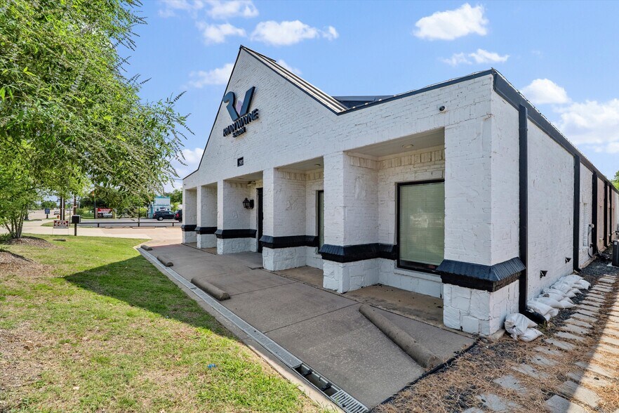 More Photos Of 5017 Colleyville Blvd, Colleyville Office For Sale