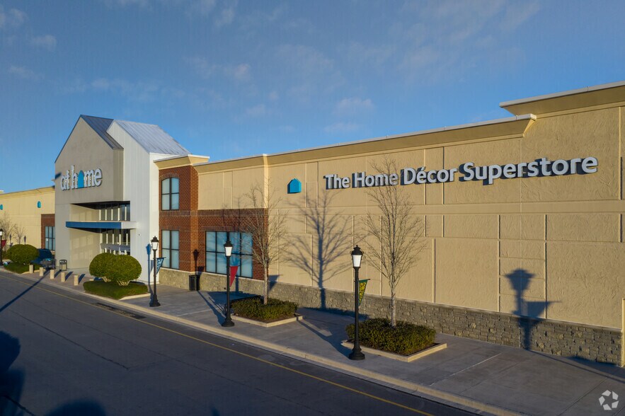 More Photos Of 5000-5084 Pinnacle Sq, Birmingham Storefront For Lease