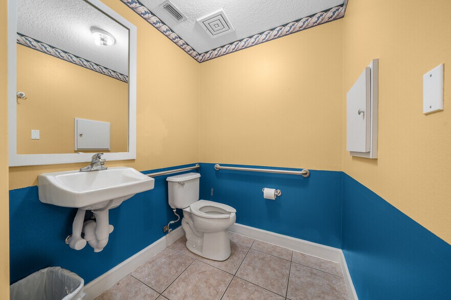 More Photos Of 5925 SE Abshier Blvd, Belleview Medical For Sale
