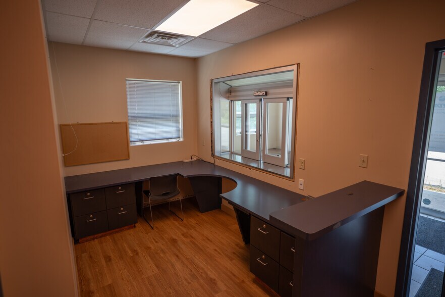 More Photos Of 11075 Parker Dr, Irwin Warehouse For Sale