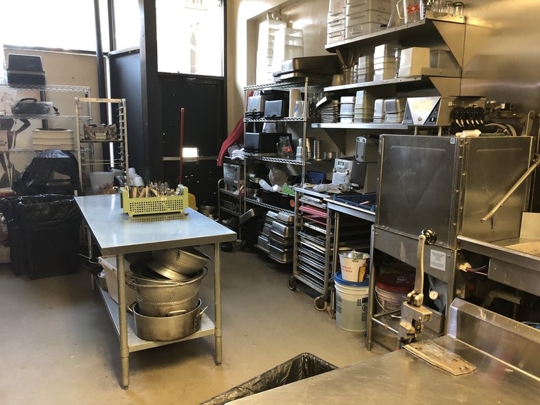 More Photos Of 948-952 W Webster Ave, Chicago Storefront Retail Residential For Lease