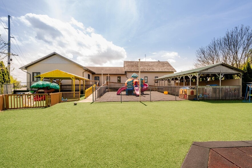 Primary Photo Of 3419 Hollywood Rd, Saint Joseph Daycare Center For Sale